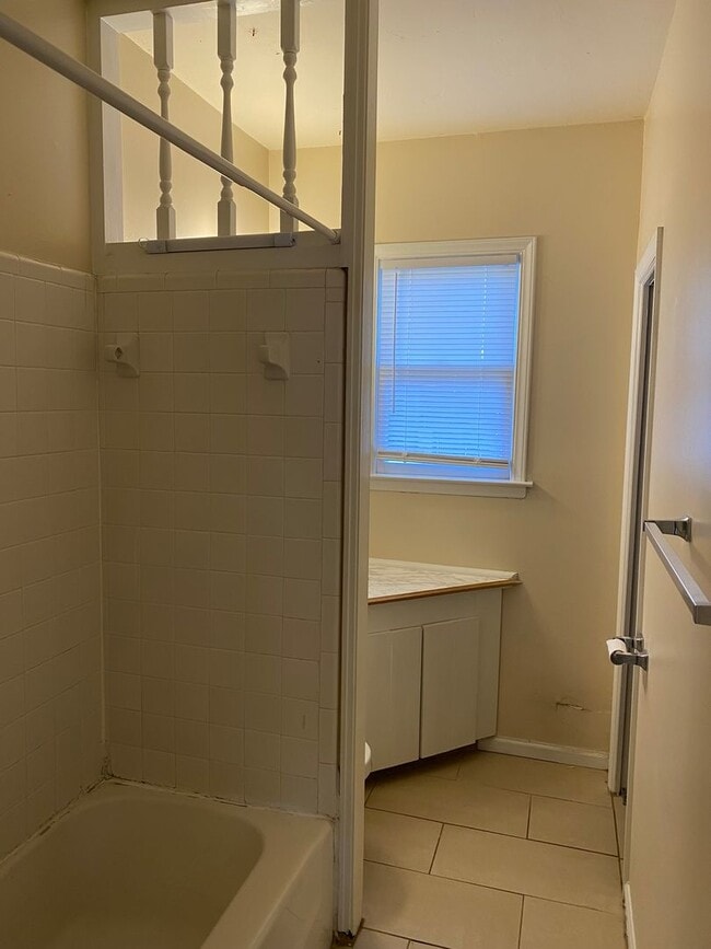 Building Photo - Rosewood