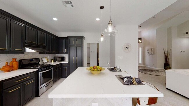 Building Photo - 40431 Barington Dr