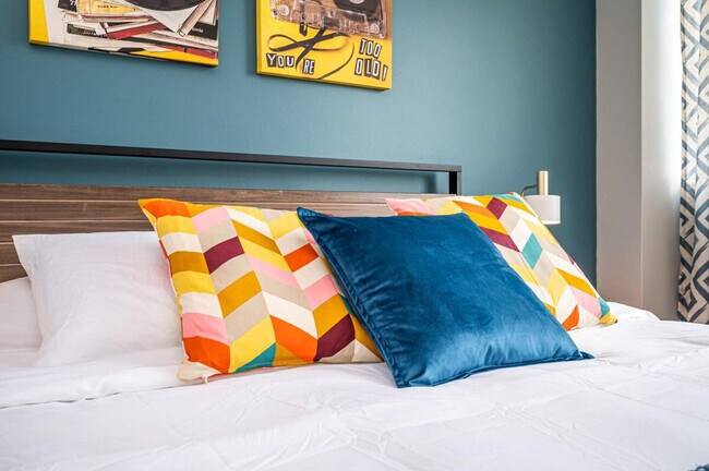 Building Photo - 215 Piedmont Ave NE