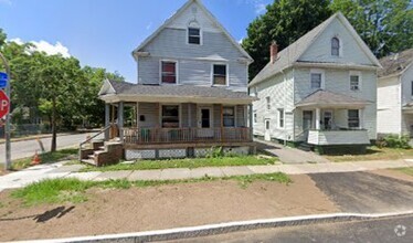 Building Photo - 3 Bedroom Entire House