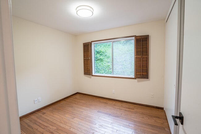 Building Photo - 920 Stewarton Way