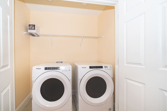 Building Photo - 1660 Tropical Palms Cir