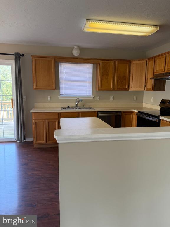 Building Photo - 206 Weathervane Dr
