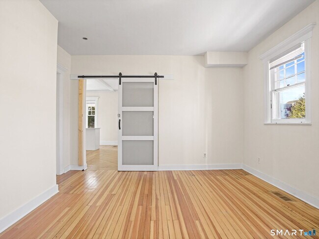 Building Photo - 1911 Summer St