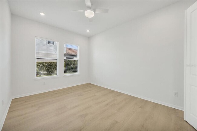 Building Photo - 7228 Great Egret Blvd