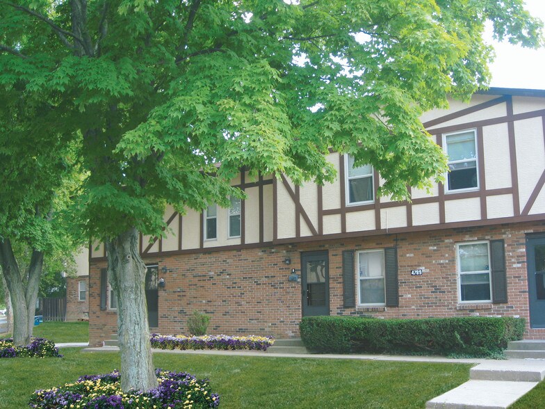Crosscreek Apartments and Townhomes 2626 Noe Bixby Rd Columbus OH 43232 Apartment Finder