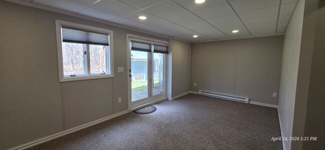 Building Photo - Tastefully Updated 3-bedroom, 2.5-bath rental in Derry