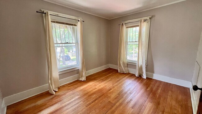 Building Photo - 1401 Logan St SE