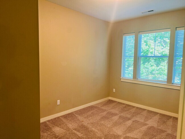 Building Photo - Charming, Air-Conditioned, 3-Bed, 2.5-Bath...