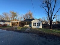 Building Photo - Charming Renovated Ranch Home in the Heart of Statesville