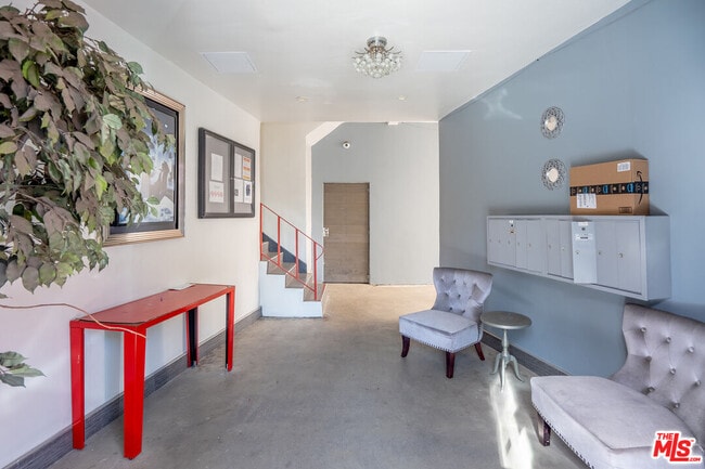 Building Photo - 5831 Carlton Way