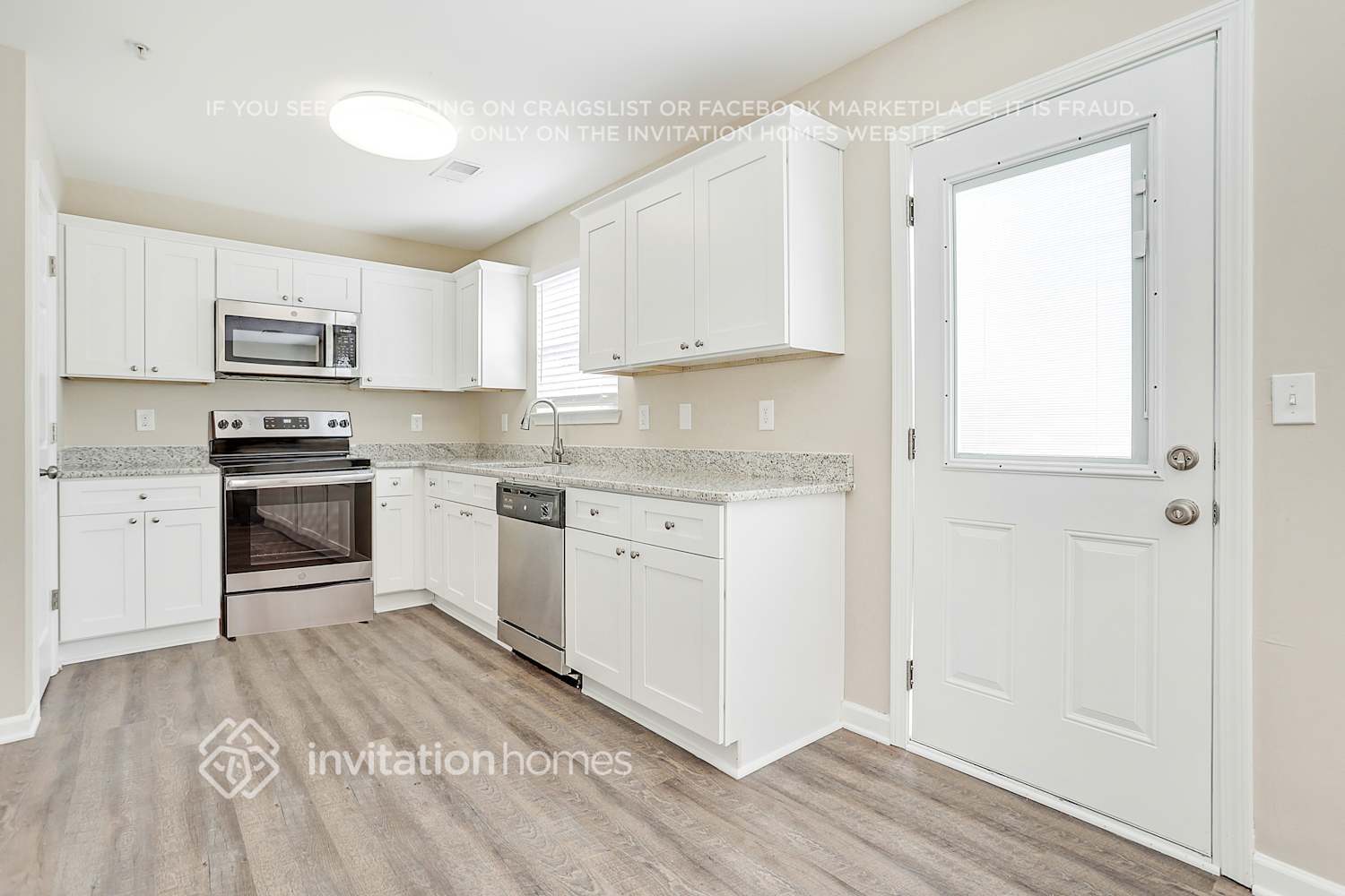 Building Photo - 371 Coral Cir