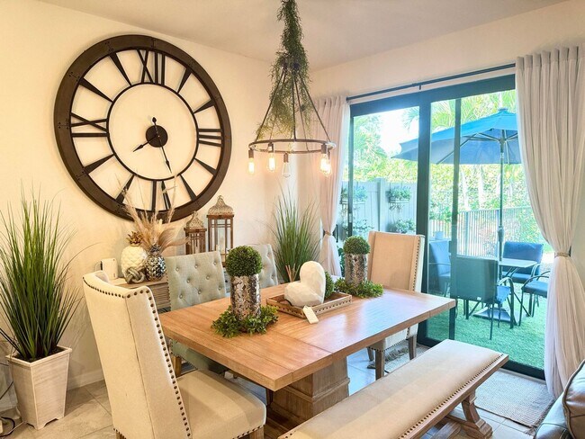 Building Photo - 4464 San Fratello Cir