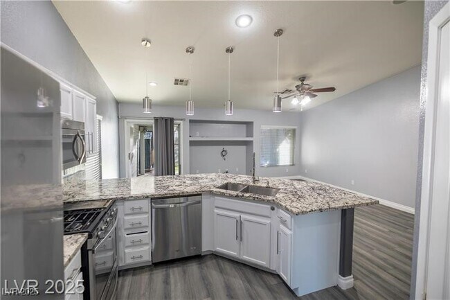 Building Photo - 4720 Painted Hills St