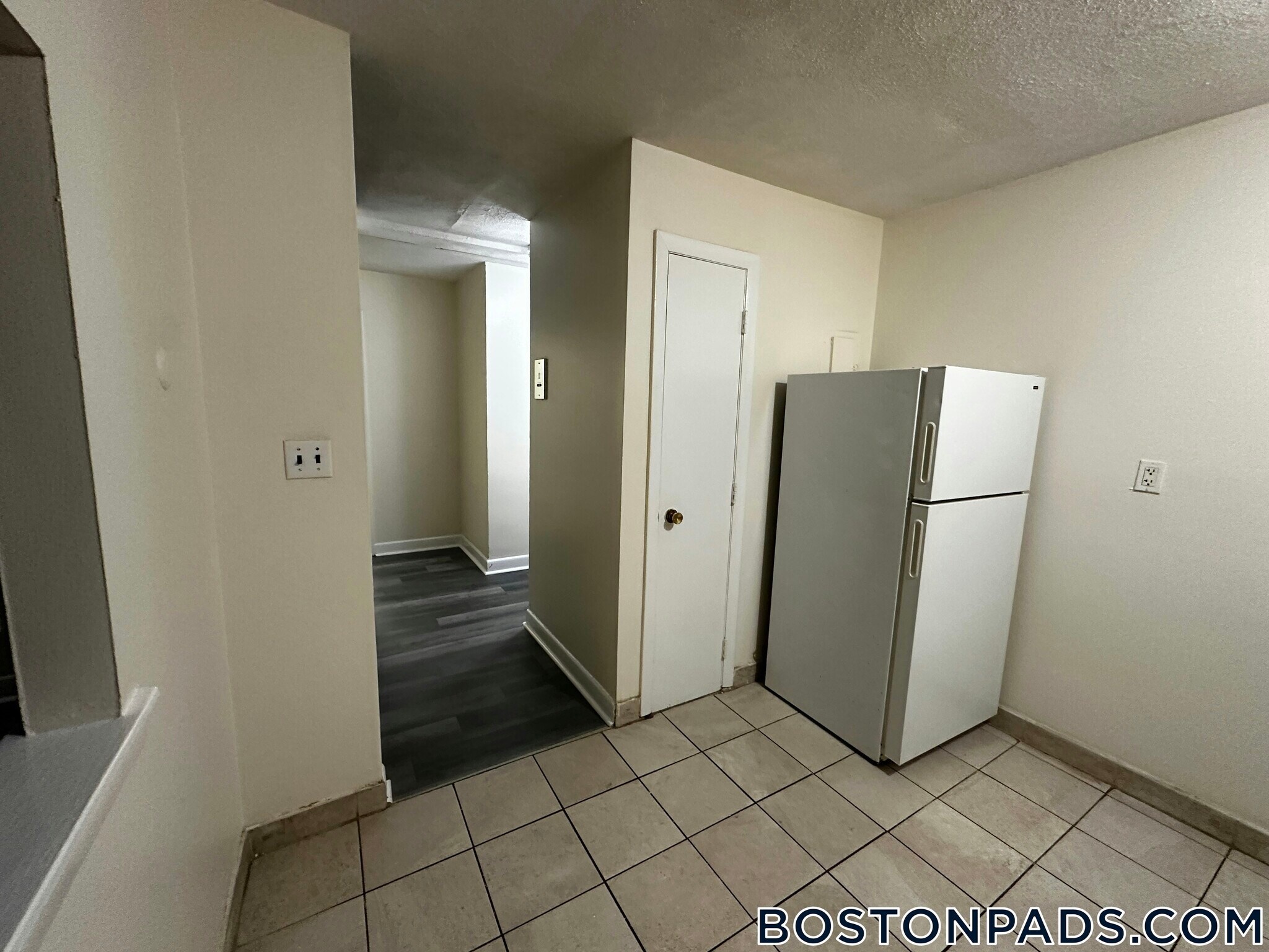 Building Photo - 84 Gardner St