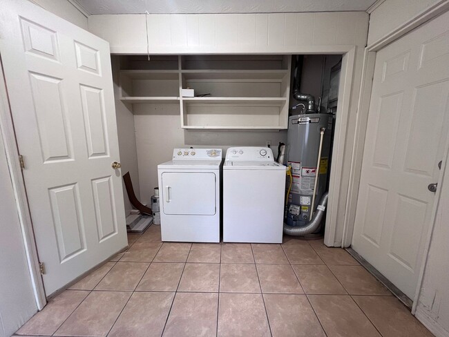 Building Photo - 3/2 House Near UF - Available mid-July 2026!