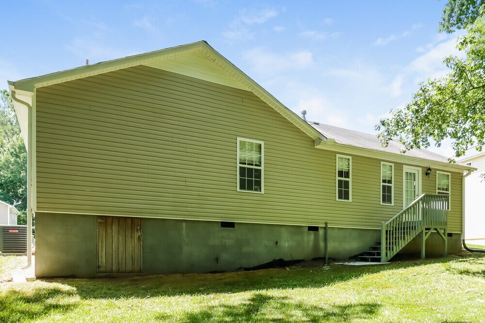 Building Photo - 757 Newport Dr