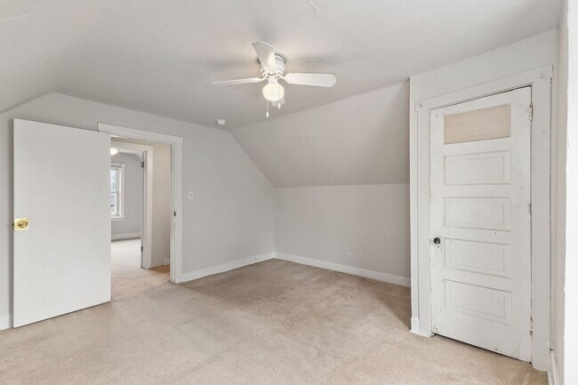 Building Photo - 2607 Robertson Ave