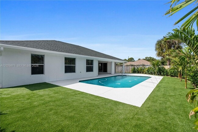 Building Photo - 5923 Loxahatchee Pines Dr
