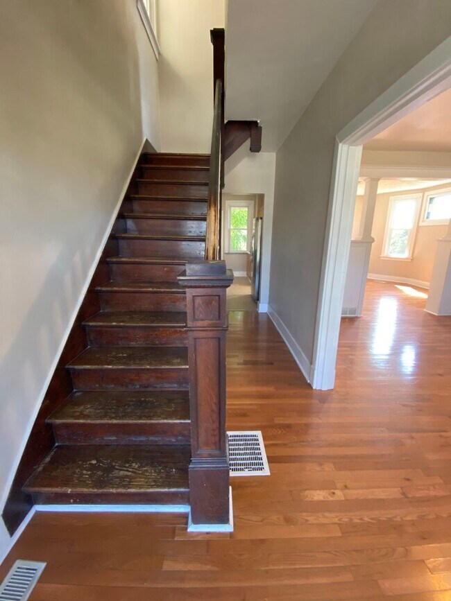 Building Photo - 111 Harwood St