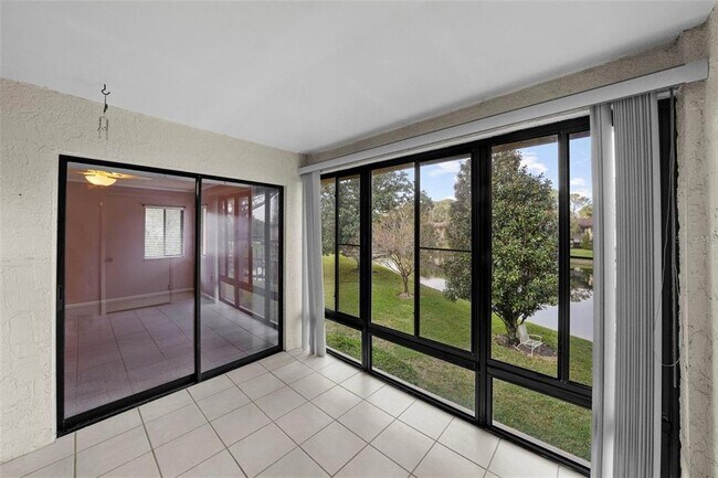Building Photo - 2679 Sabal Springs Cir