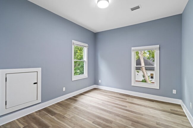 Building Photo - Stunning Fully Renovated Home in the Heart of Historic Oakland City