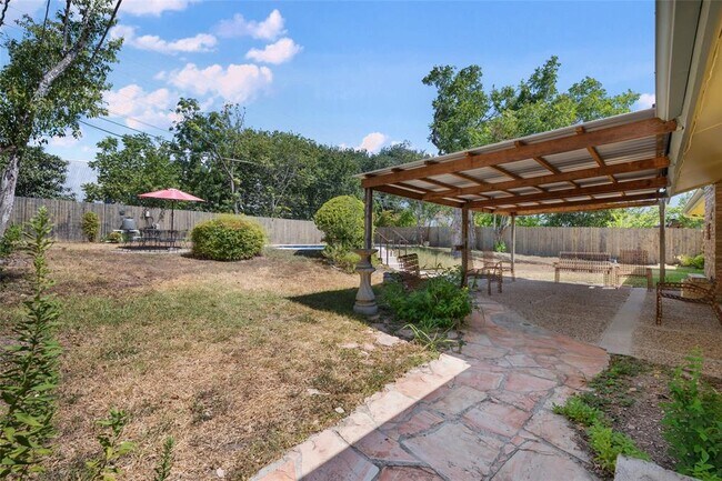 Building Photo - 6706 Willamette Dr
