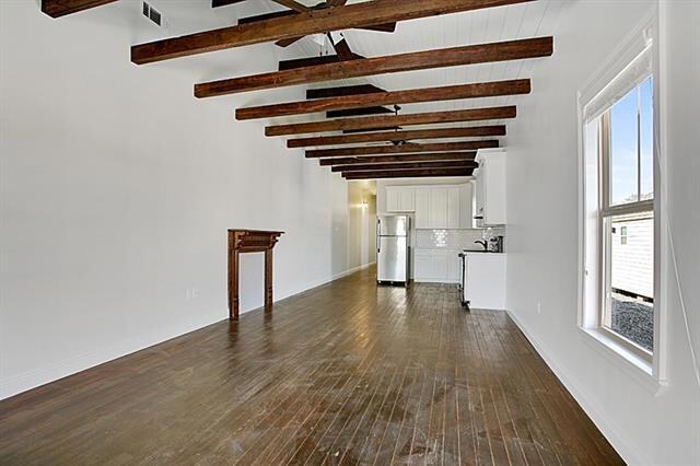 Building Photo - 625 S Hennessey St