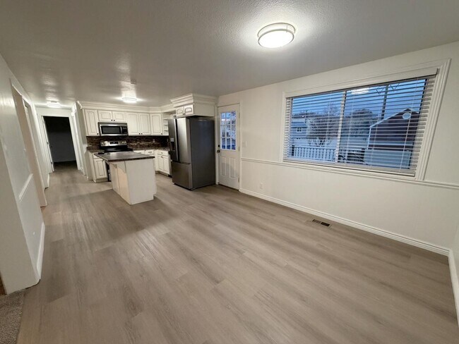 Building Photo - 1101 S 680 W