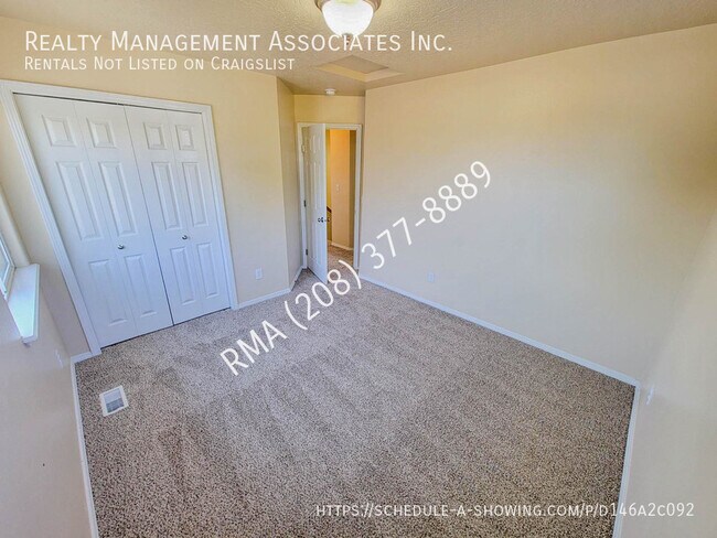 Building Photo - 569 E Heritage Park St