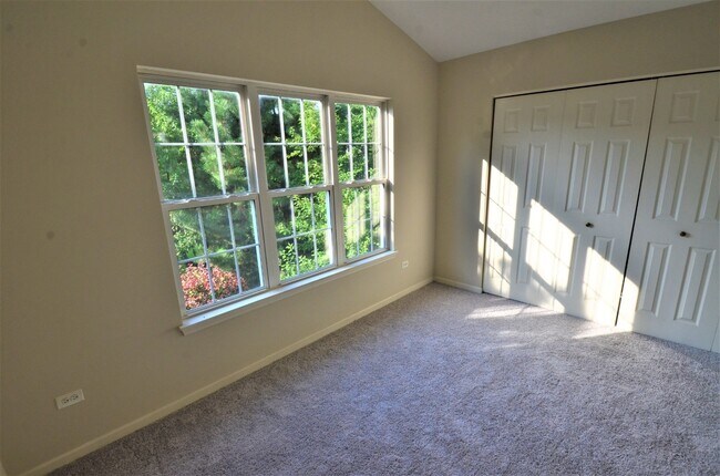 Building Photo - 2843 Rutland Cir