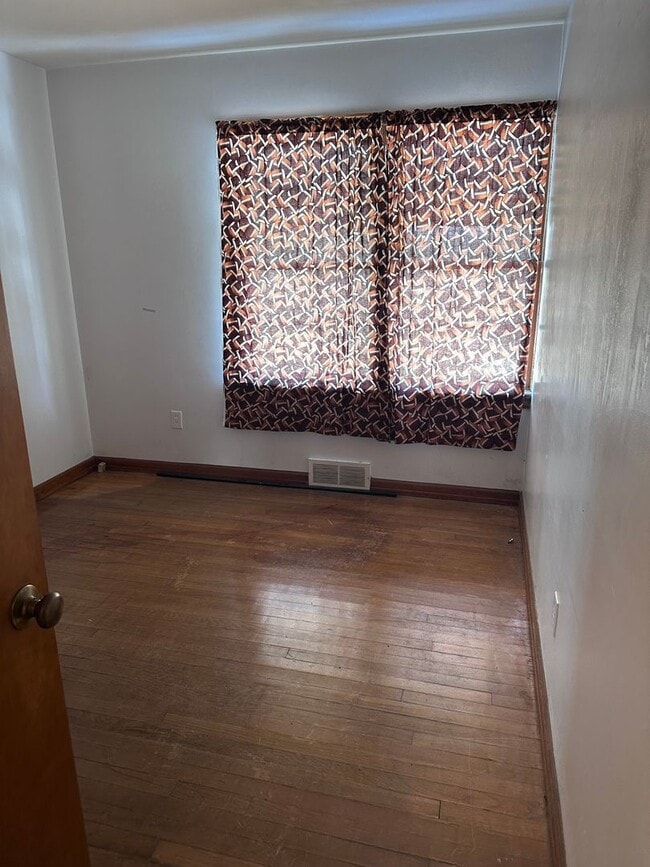 Building Photo - Bellefonte single family home available now!