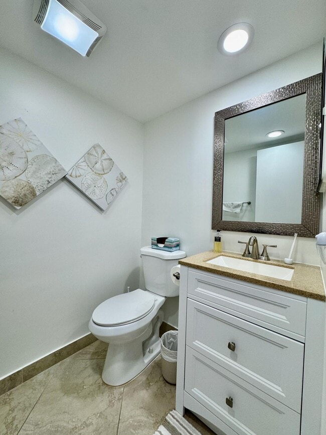 Building Photo - 530 Normandy Ln