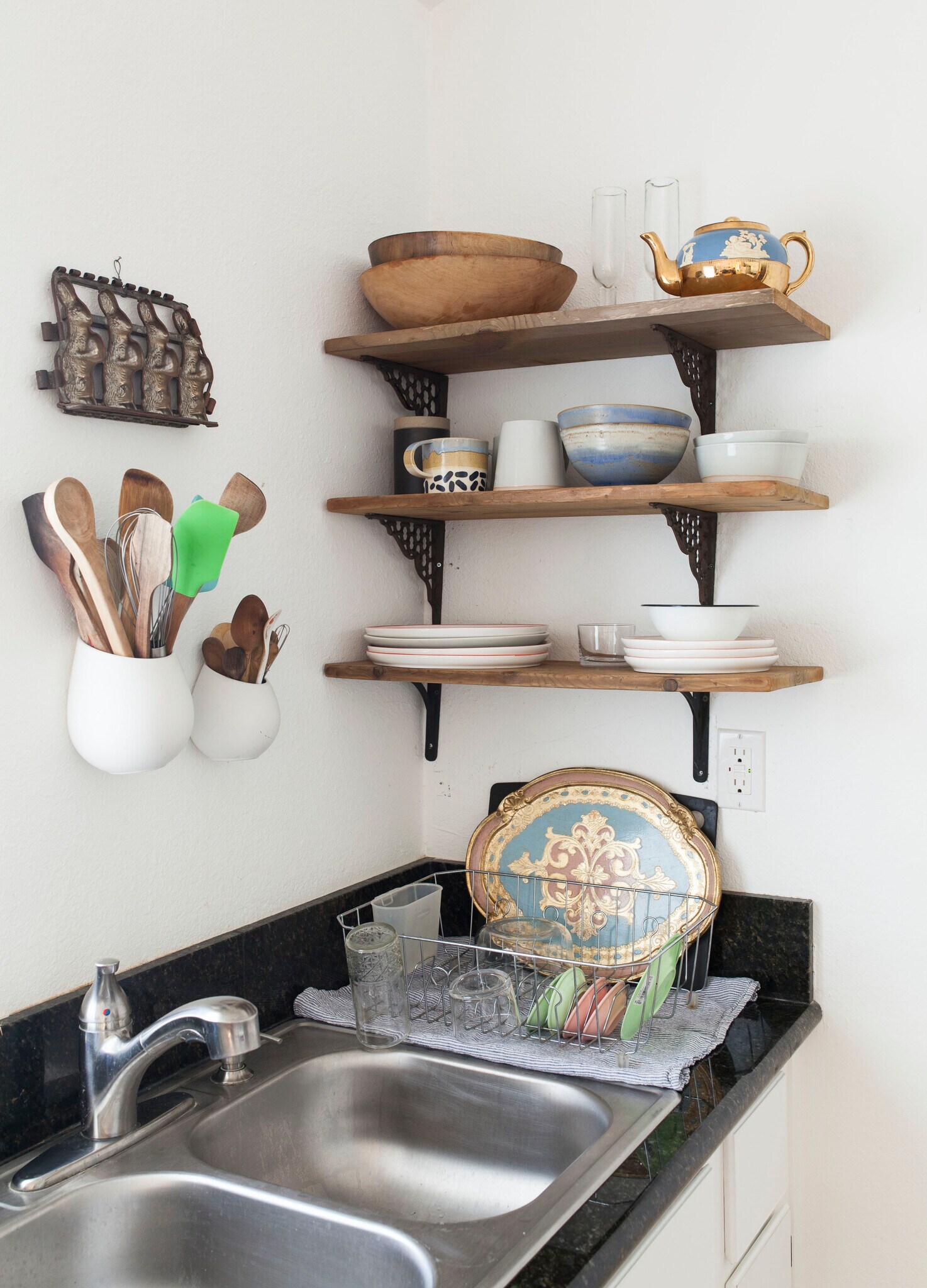 Building Photo - 319 W Anapamu St