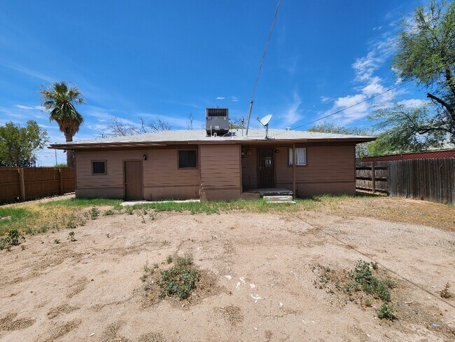 Building Photo - 216 N Casa Grande Ave