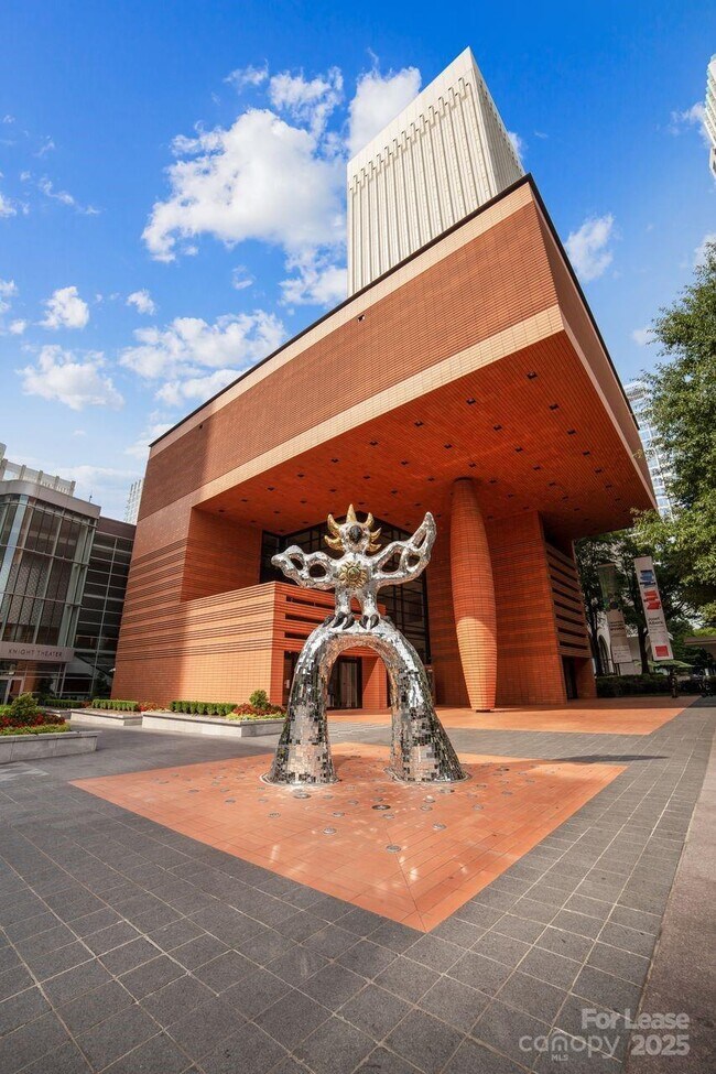 Building Photo - 230 S Tryon St