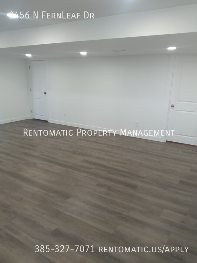 Building Photo - 2456 N Fernleaf Dr