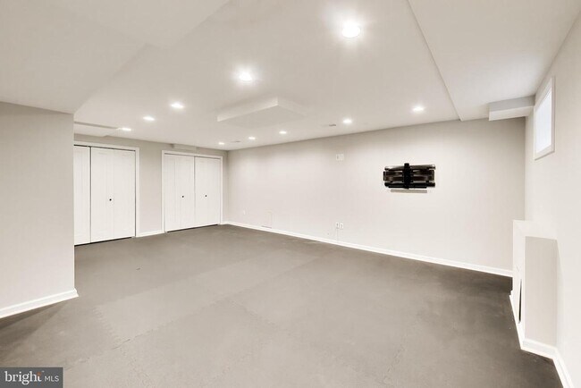 Building Photo - 7724 Fontaine St