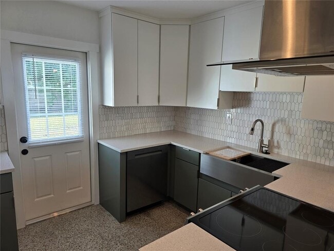 Building Photo - 430 80th Way