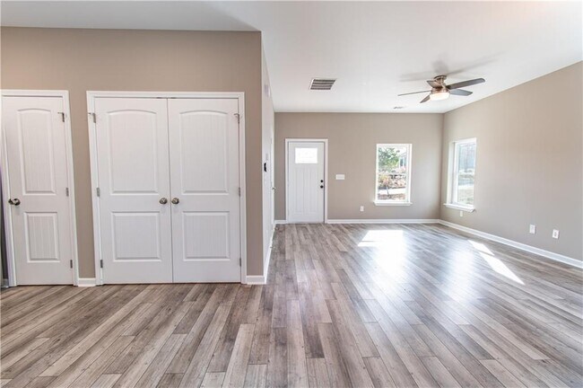 Building Photo - 115 Pinto Ln