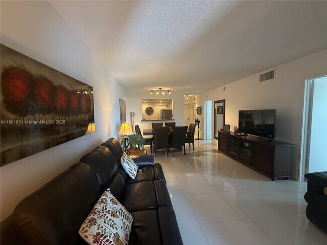 Building Photo - 1500 S Ocean Blvd