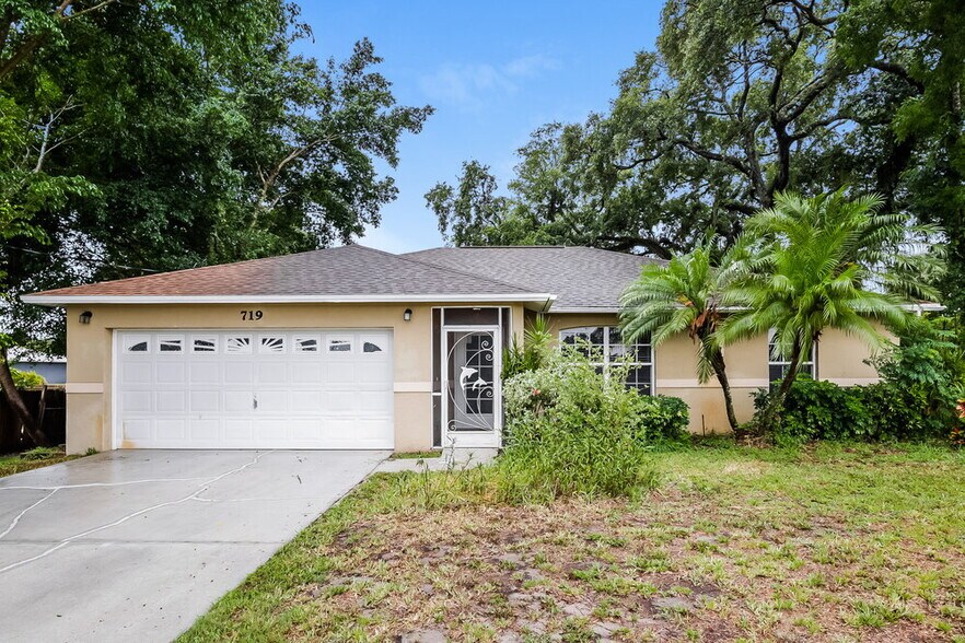 Primary Photo - 719 Rue Labeau Cir