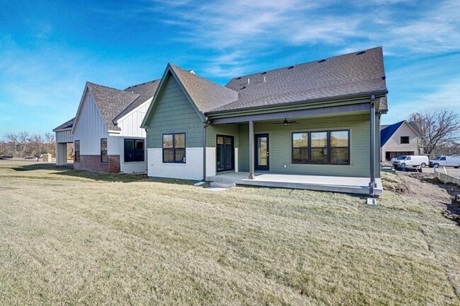 Building Photo - 16649 Garnett St