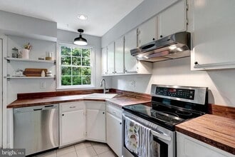 Building Photo - 3302 Webley Ct