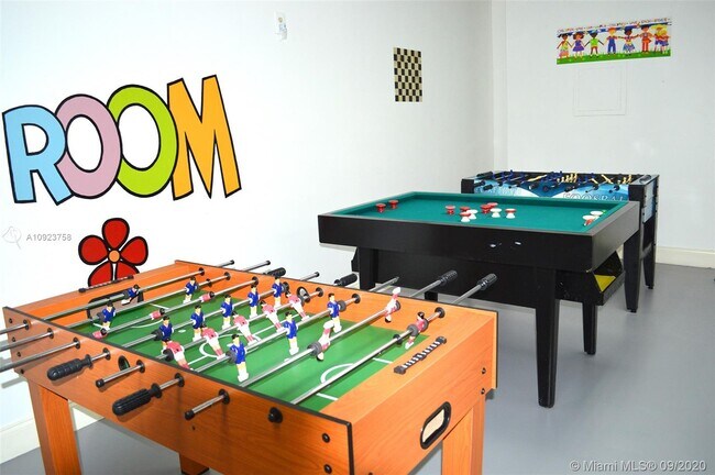 Building Photo - 2101 S Ocean Dr