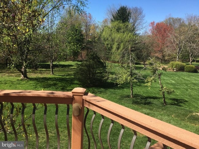 Building Photo - 5430 Ashleigh Rd