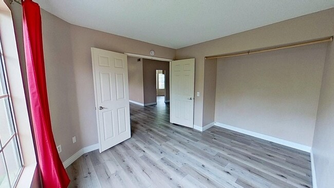 Building Photo - 806 S Sapphire Ln