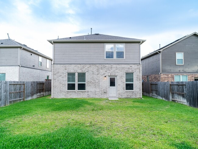 Building Photo - 8214 Star Ter Dr