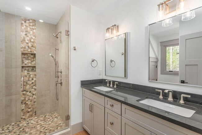 Building Photo - Stunning House w/ Amenities to Camp Lake J...