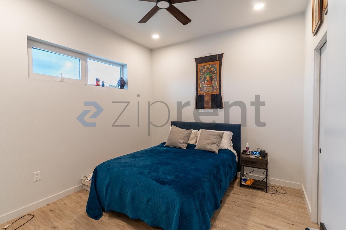 Building Photo - Unit 302